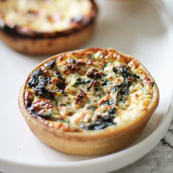 TARTELETTE SAUMON POUSSES D'ÉPINARDS